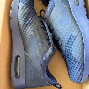 Nike Air Max in Navy and Sky Blue